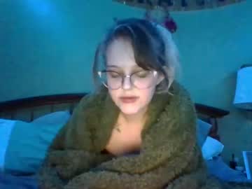 webcam girl linnay18 image #3975901