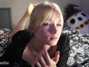 webcam girl bestblondiiecb image #8331737