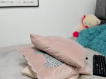 webcam girl abigail_w image #330317