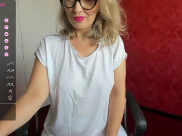 webcam girl emilymilf__ image #5154202