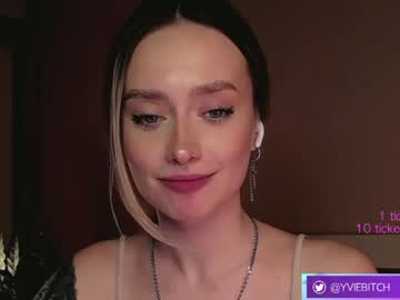 webcam girl _yvie_ image #3561335