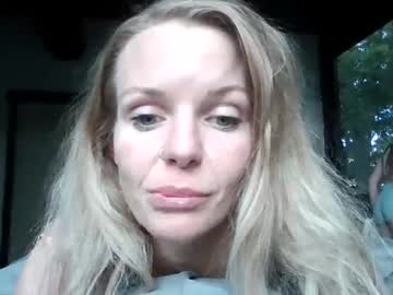 webcam girl carinablair777 image #7451294