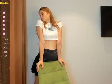 webcam girl carolynsveronica image #5040135