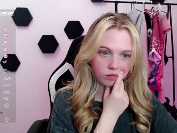 webcam girl small_blondee image #4318368