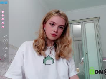webcam girl small_blondee image #3438027