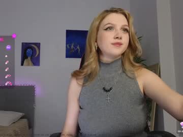 webcam girl small_blondee image #8167794