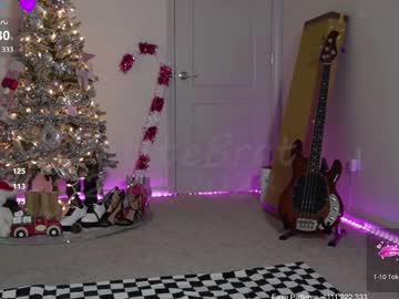 webcam girl petitebrat image #8402979