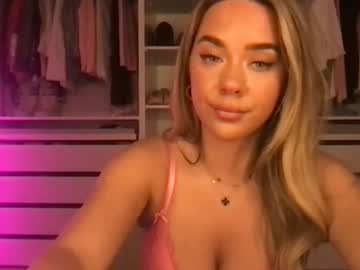 webcam girl greyskyex image #7839329