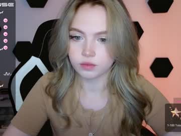 webcam girl small_blondee image #4603223