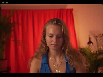 webcam girl chillwithkira image #2336935