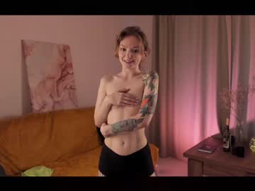 webcam girl caught_in_4k image #2077083