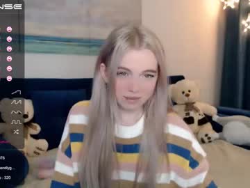 webcam girl small_blondee image #1324559