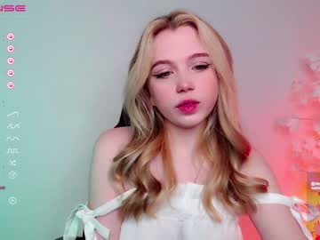 webcam girl small_blondee image #4180276