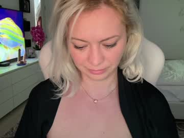 webcam girl kiradivine image #9171279