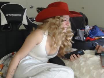 webcam girl carolinecowgirl image #9371845