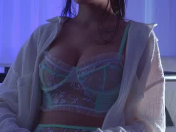 webcam girl houseofkei image #2823591