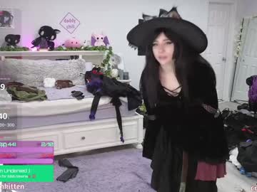 webcam girl crimsonkitten image #8238654