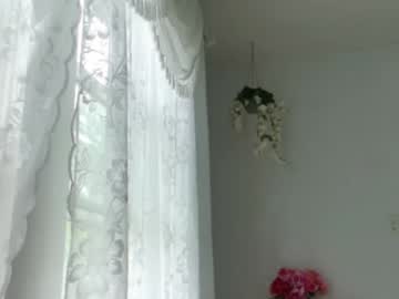 webcam girl littlegreekflower image #9347650