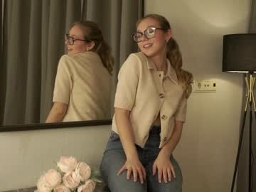 webcam girl gillianelletson image #8372027
