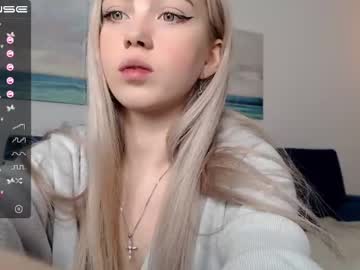 webcam girl small_blondee image #1550128