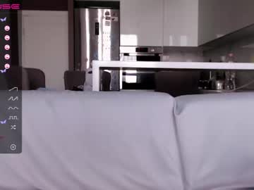 webcam girl small_blondee image #1752170